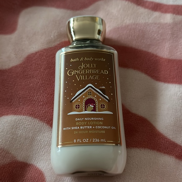 Bath & Body Works Jolly Gingerbread Village Body Lotion ❄️ - Picture 2 of 6